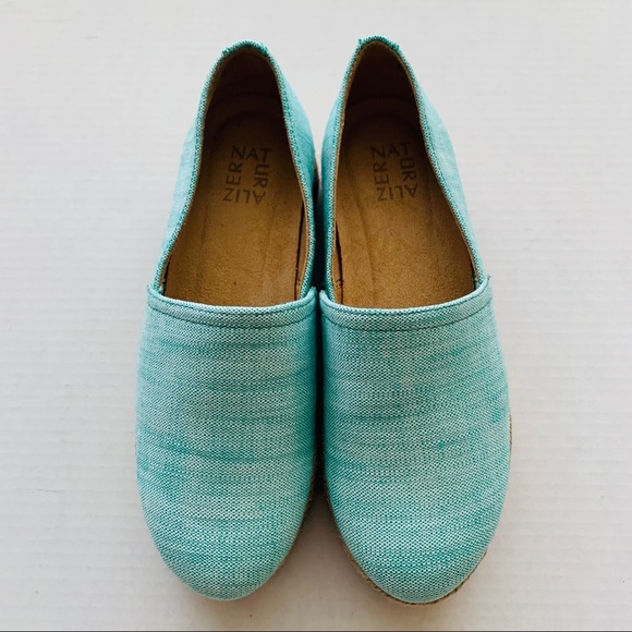 Naturalizer Thea 3 Slip-On Turquoise Linen Fabric - Picture 4 of 10